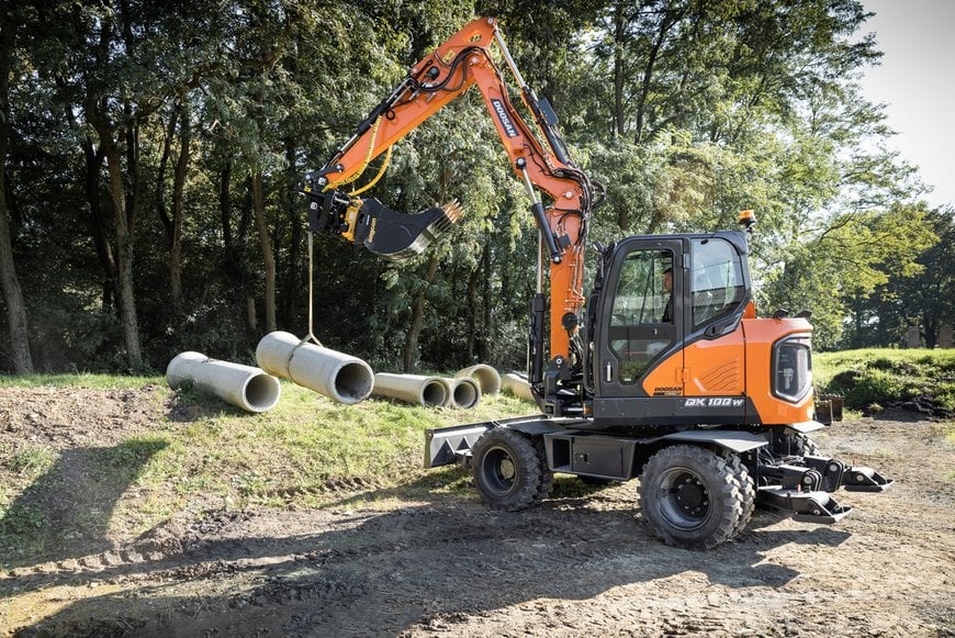 New Doosan DX100W-7 Wheeled Excavator for Urban Work